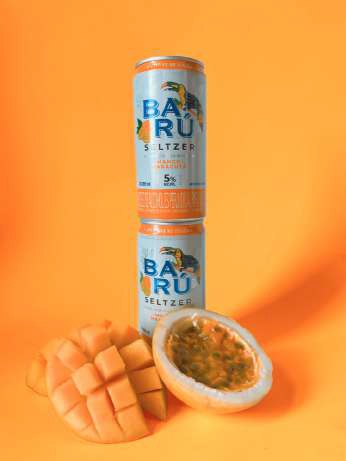 Fotos capturadas por una agencia profesional de fotografía, mostrando diversos estilos y escenarios.