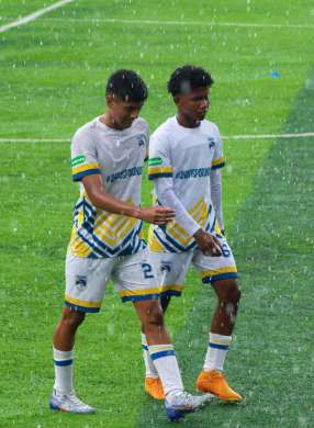 Fotos capturadas por una agencia profesional de fotografía, mostrando diversos estilos y escenarios.