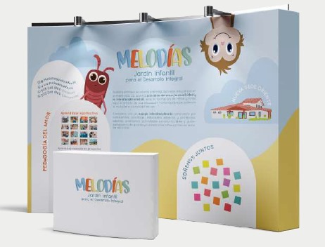 Impresiones en gran formato de una agencia de impresos, destacando diseños y materiales de alta calidad.